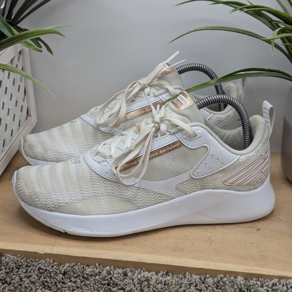 New Balance Beaya Dynasoft Women's Size 8.5 Running Shoes Casual Comfort